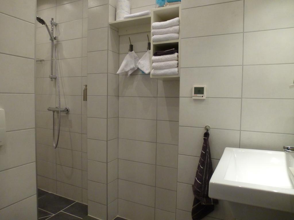 Bed and Breakfast Achter De Beukenboom Roden Zewnętrze zdjęcie